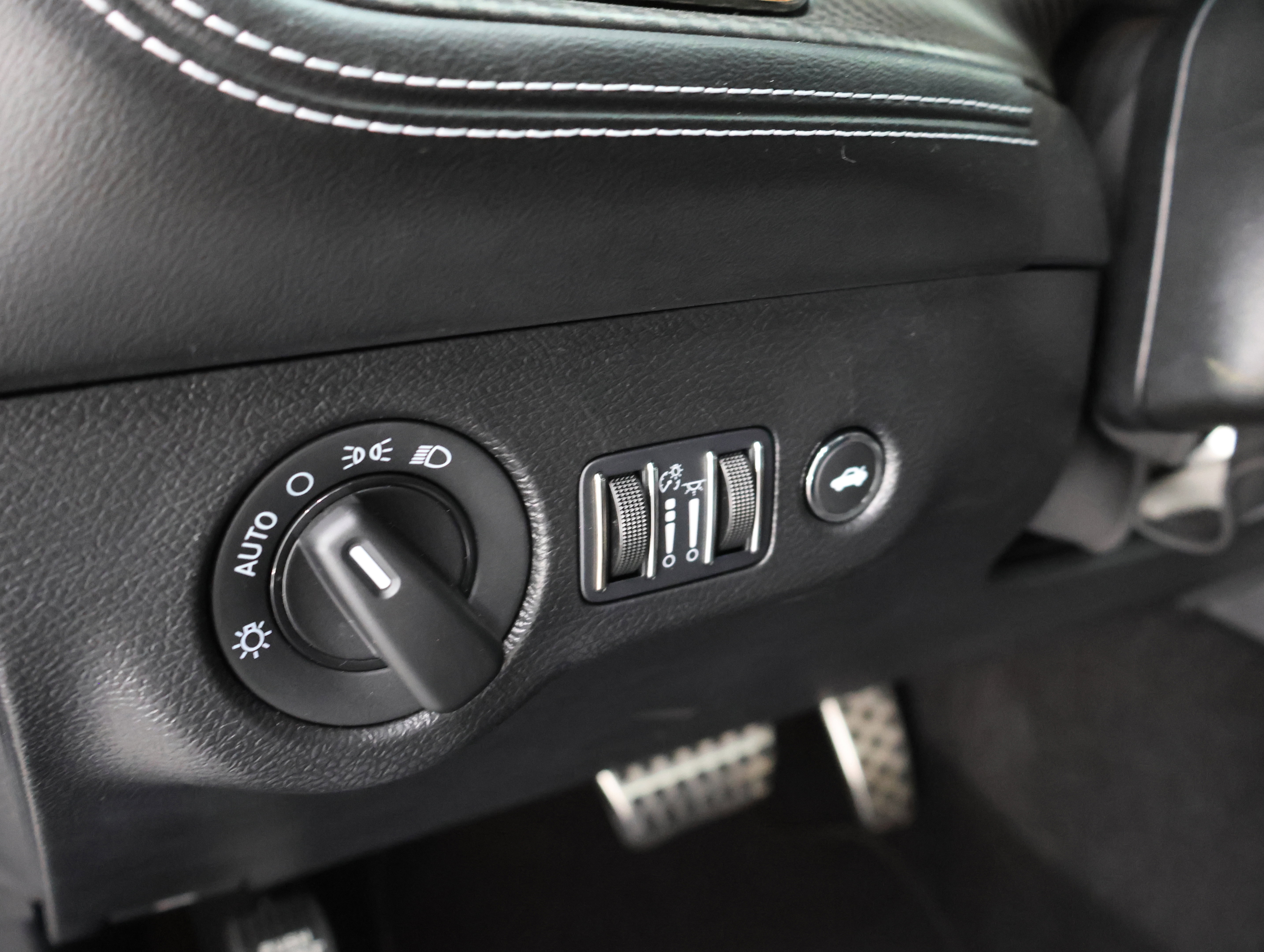 Used 2023 Dodge Challenger SRT Hellcat w/ Driver Convenience Group RWD image 39