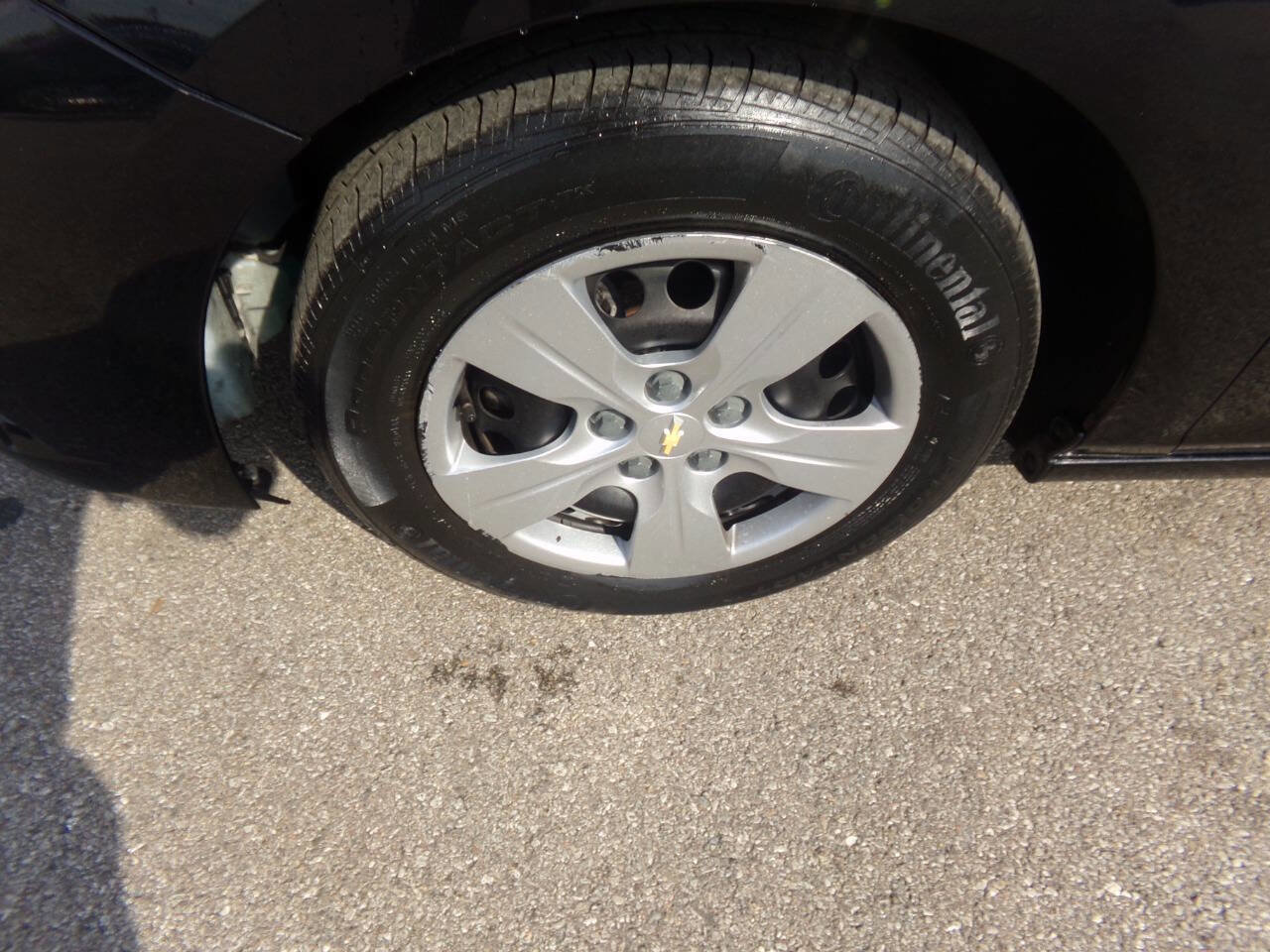 Used 2017 Chevrolet Cruze LS image 30