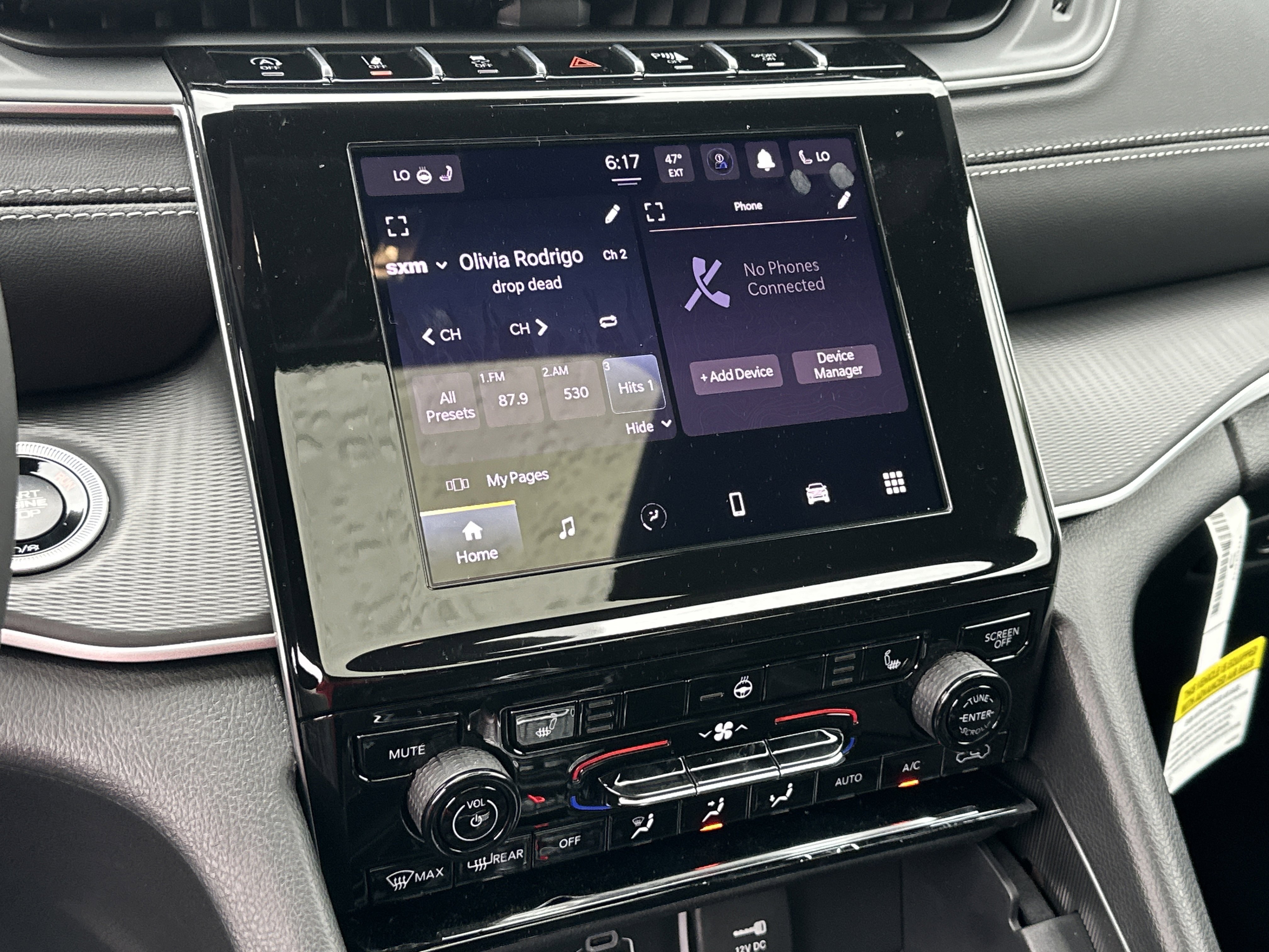 New 2026 Jeep Grand Cherokee Laredo AWD/4WD image 6