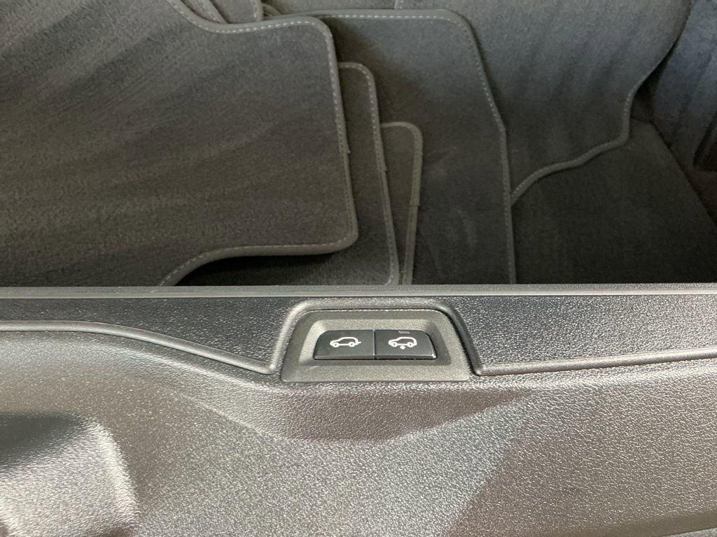 Certified 2023 BMW X7 xDrive40i w/ Premium Package image 35