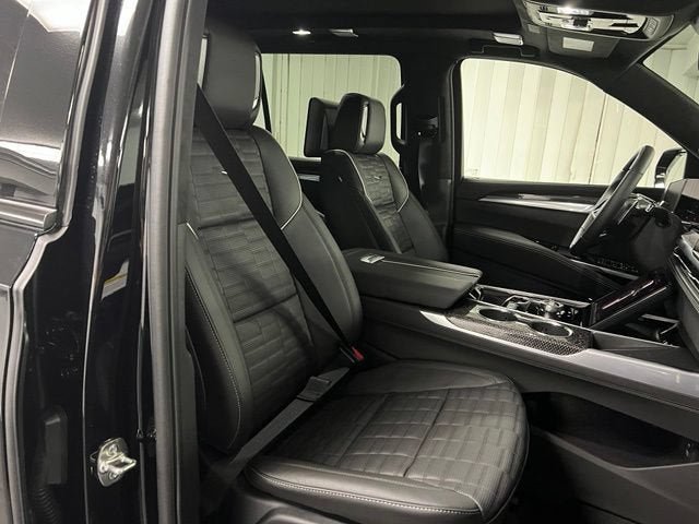 New 2026 Cadillac Escalade ESV V w/ LPO, ONYX Package AWD/4WD image 17