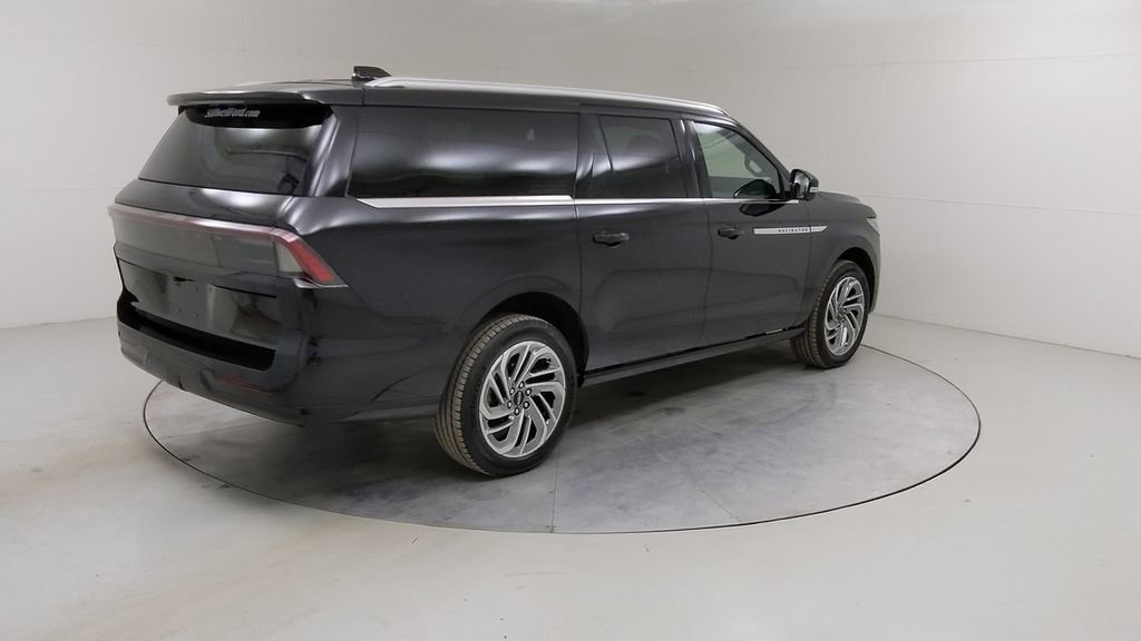Used 2025 Lincoln Navigator L Reserve image 15