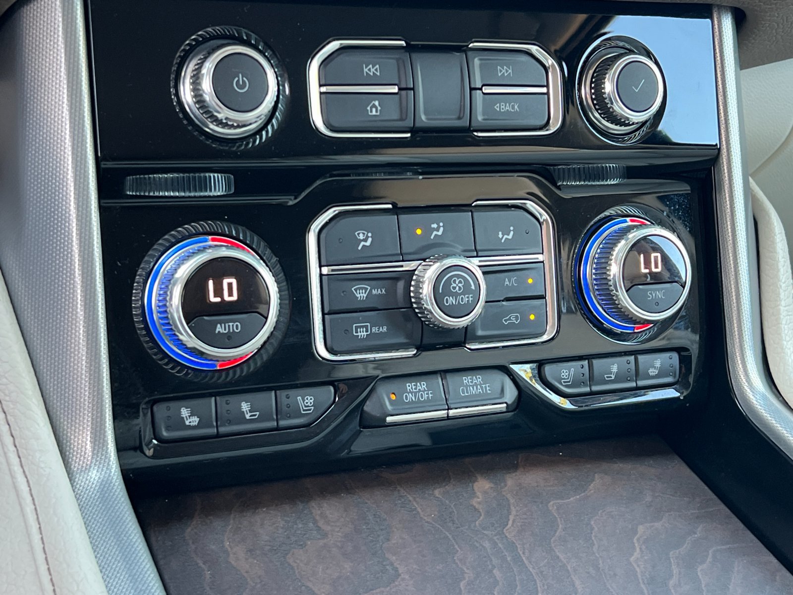 Used 2021 GMC Yukon Denali RWD image 22