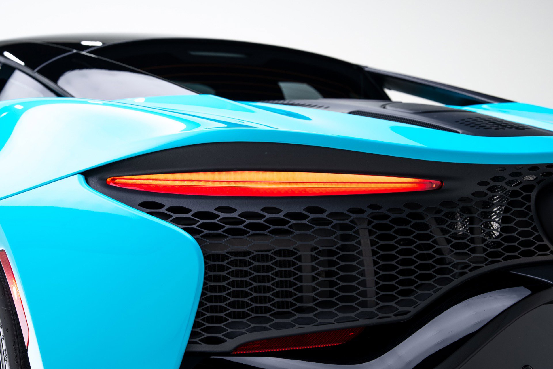 Used 2023 McLaren Artura image 27