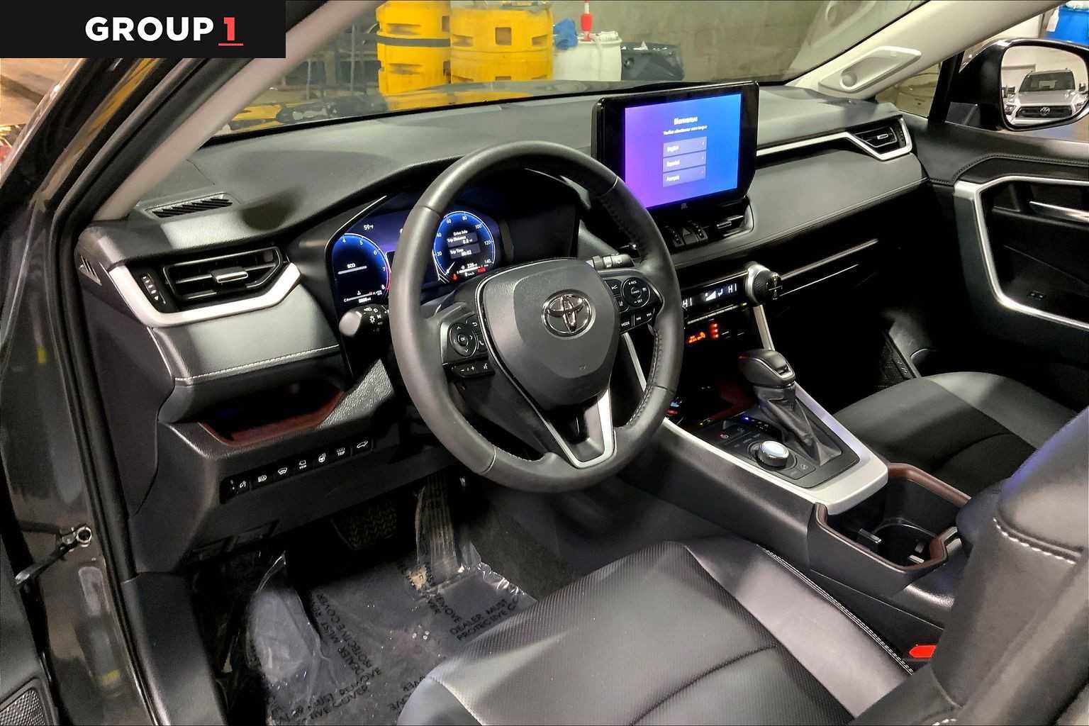 Used 2025 Toyota RAV4 Limited image 17