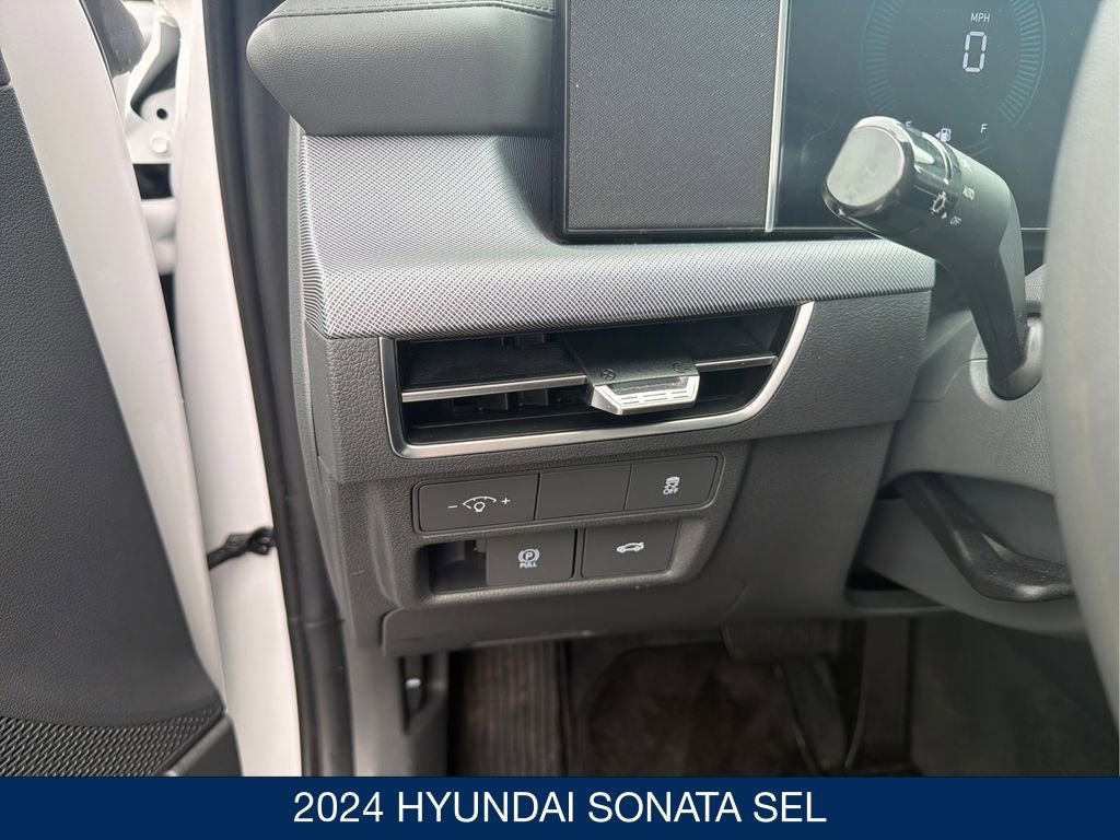 Certified 2024 Hyundai Sonata SEL FWD image 21