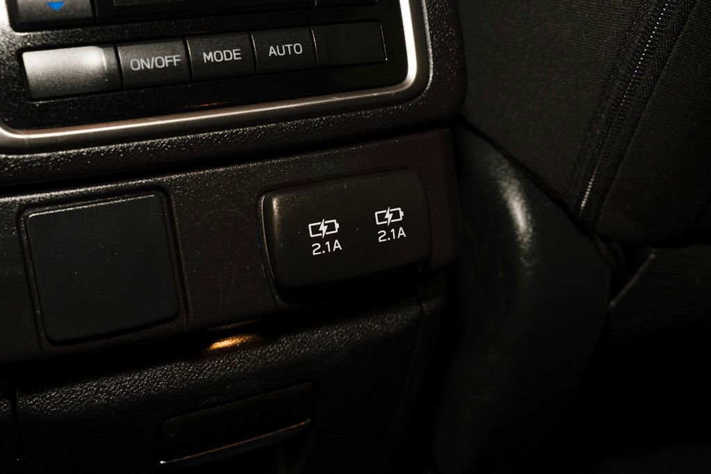 Used 2019 Subaru Ascent Premium image 9