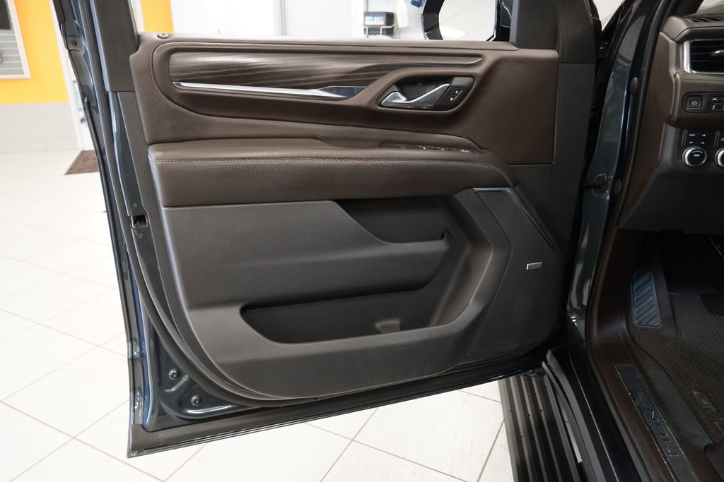 Used 2021 GMC Yukon XL Denali w/ Denali Premium Package image 5