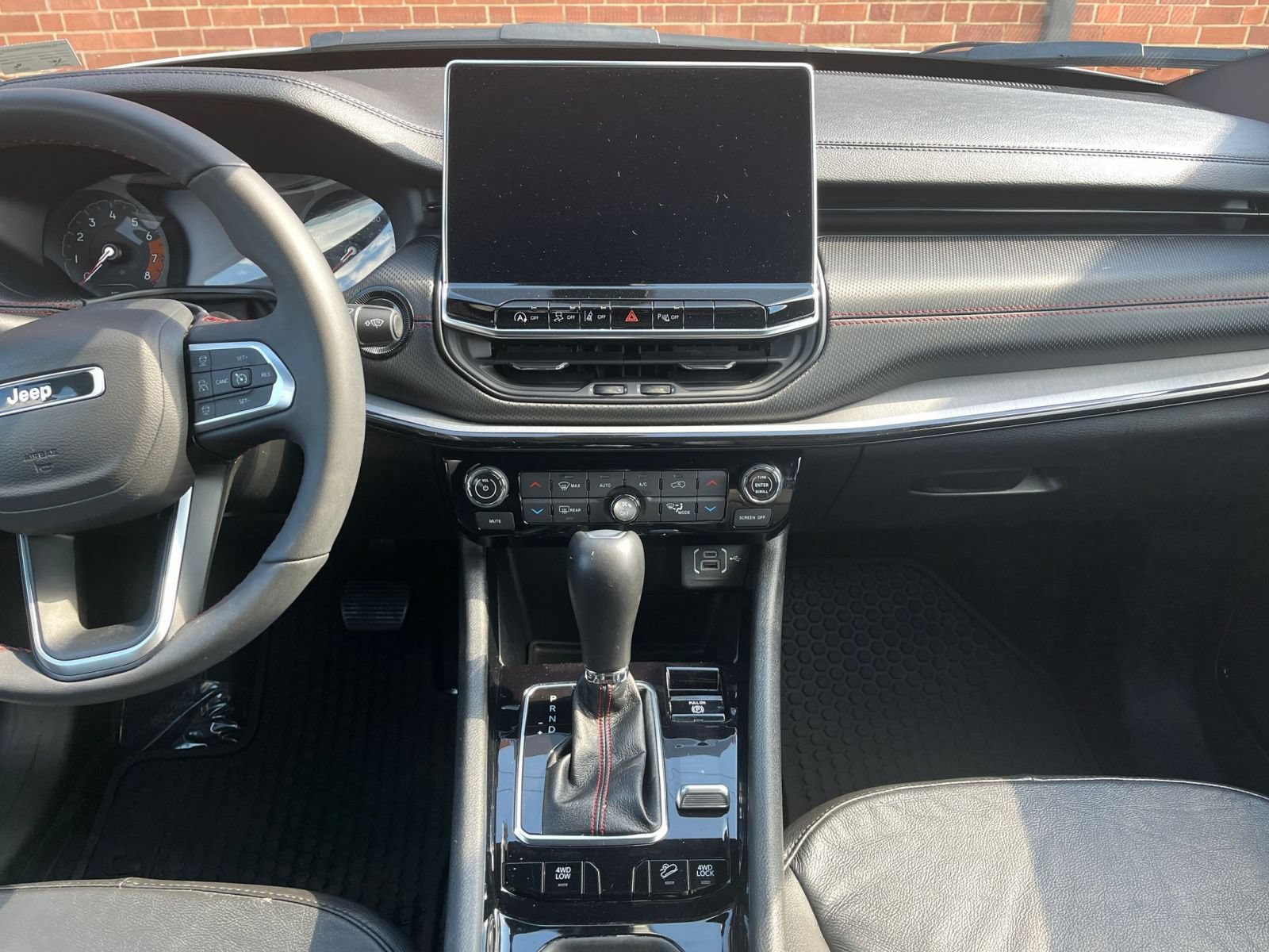 Used 2025 Jeep Compass Trailhawk AWD/4WD image 14