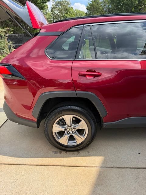 Used 2022 Toyota RAV4 XLE FWD image 4