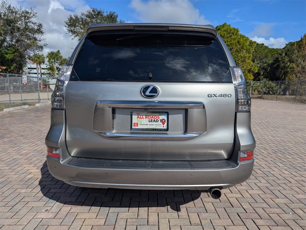Used 2020 Lexus GX 460 Premium w/ Premium Package image 10