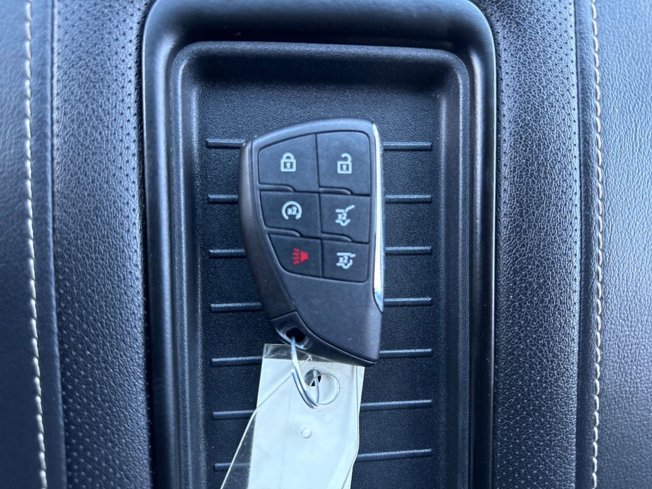 Used 2023 GMC Yukon SLT image 27