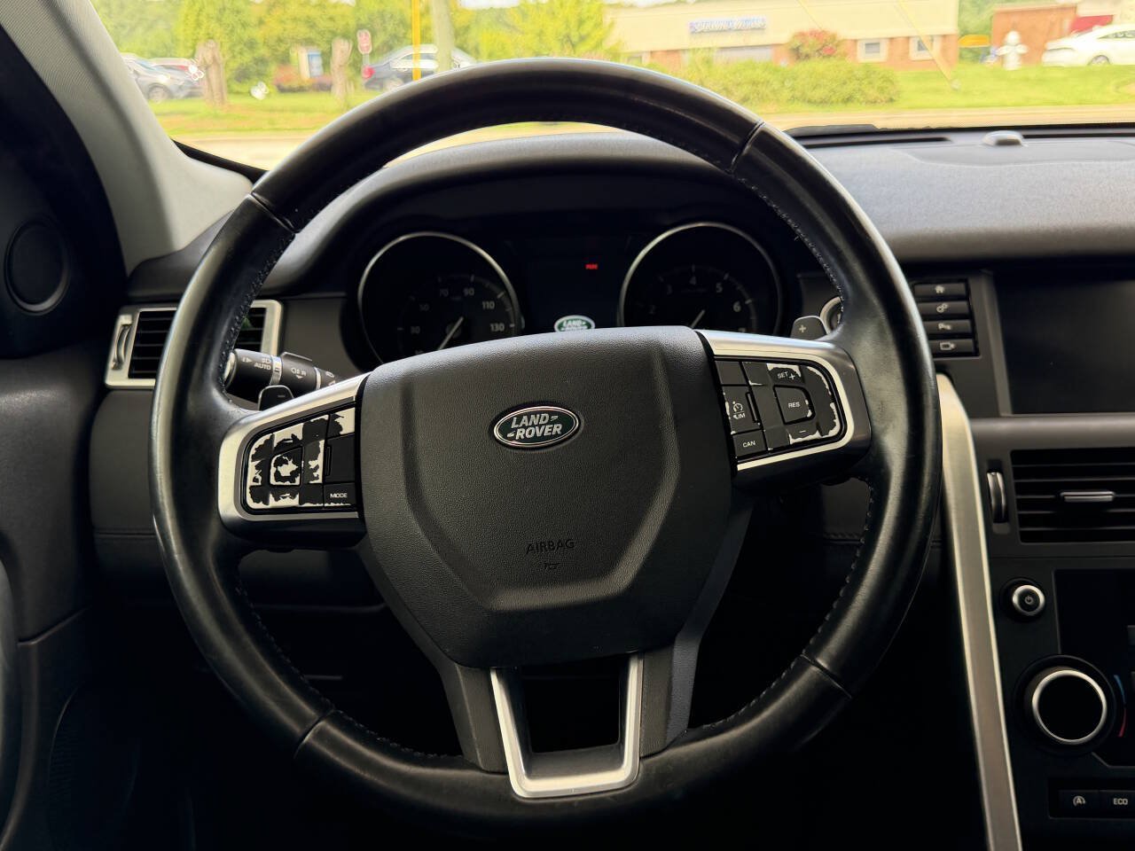 Used 2017 Land Rover Discovery Sport SE AWD/4WD image 12