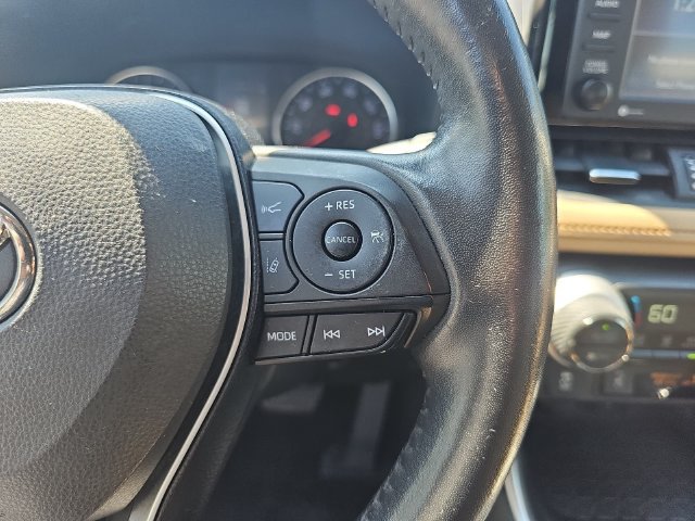 Used 2021 Toyota RAV4 XLE Premium FWD image 20
