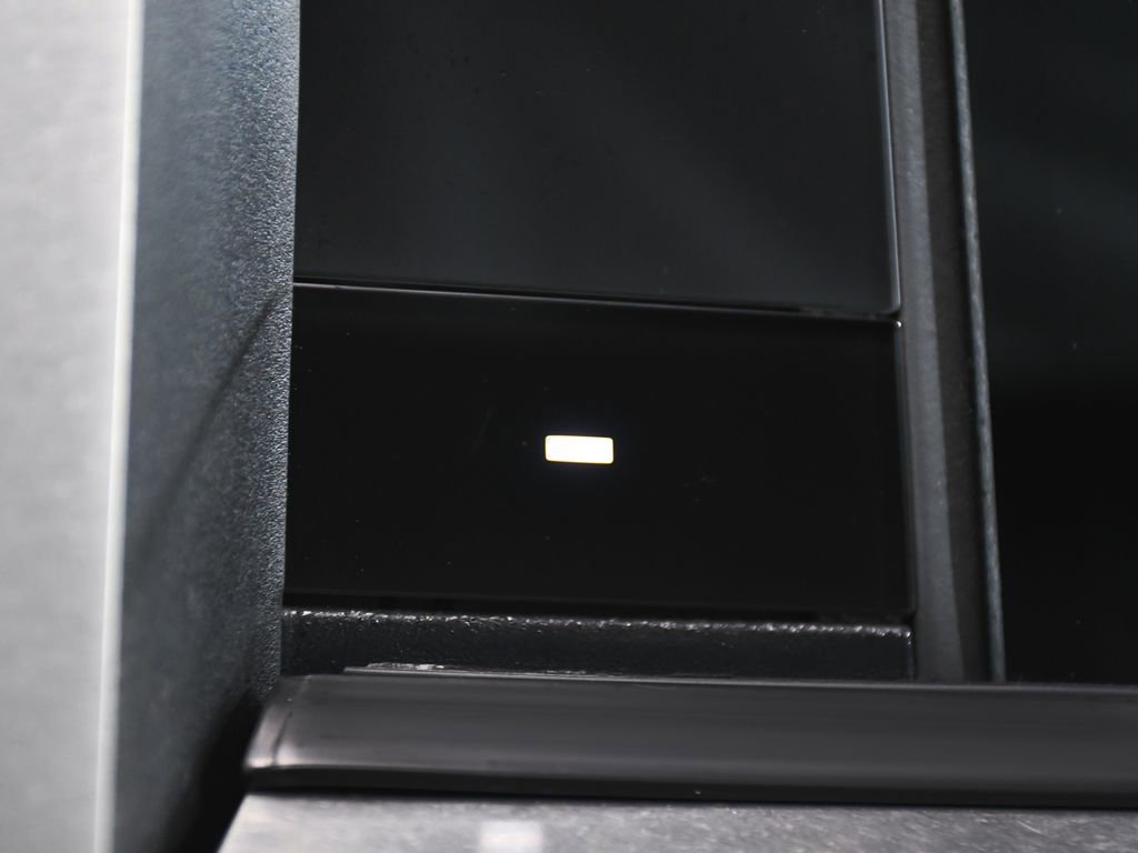 Used 2025 Tesla Cybertruck AWD Crew Cab image 14