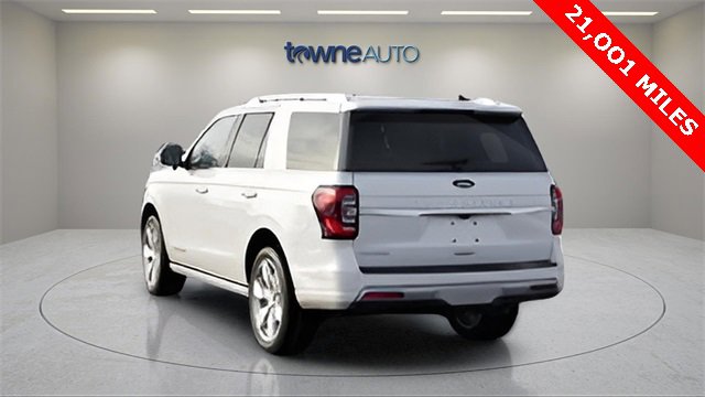 Used 2023 Ford Expedition Platinum image 3