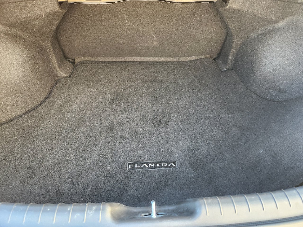 Used 2025 Hyundai Elantra Sport FWD image 30