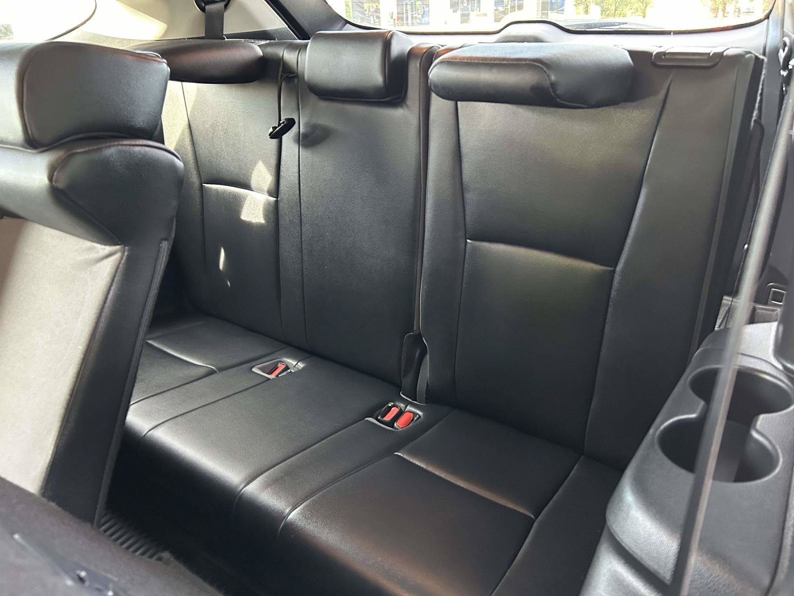 Used 2020 Toyota Highlander XLE FWD image 17