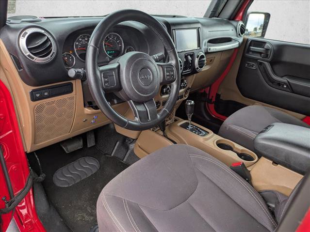 Used 2015 Jeep Wrangler Unlimited Rubicon w/ Max Tow Package image 10