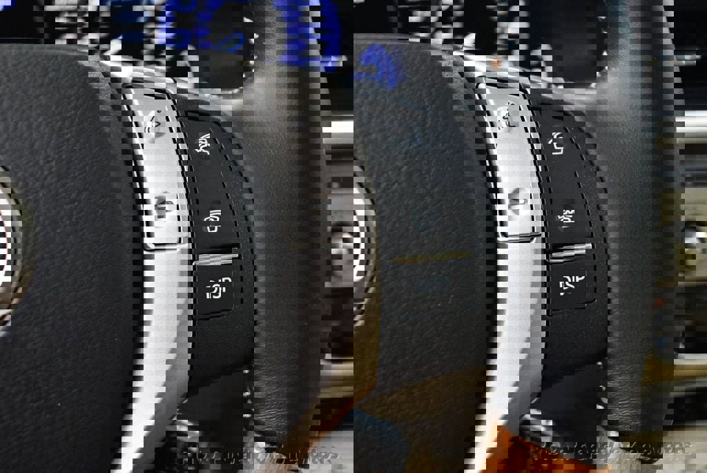 Used 2013 Lexus ES 300h image 38