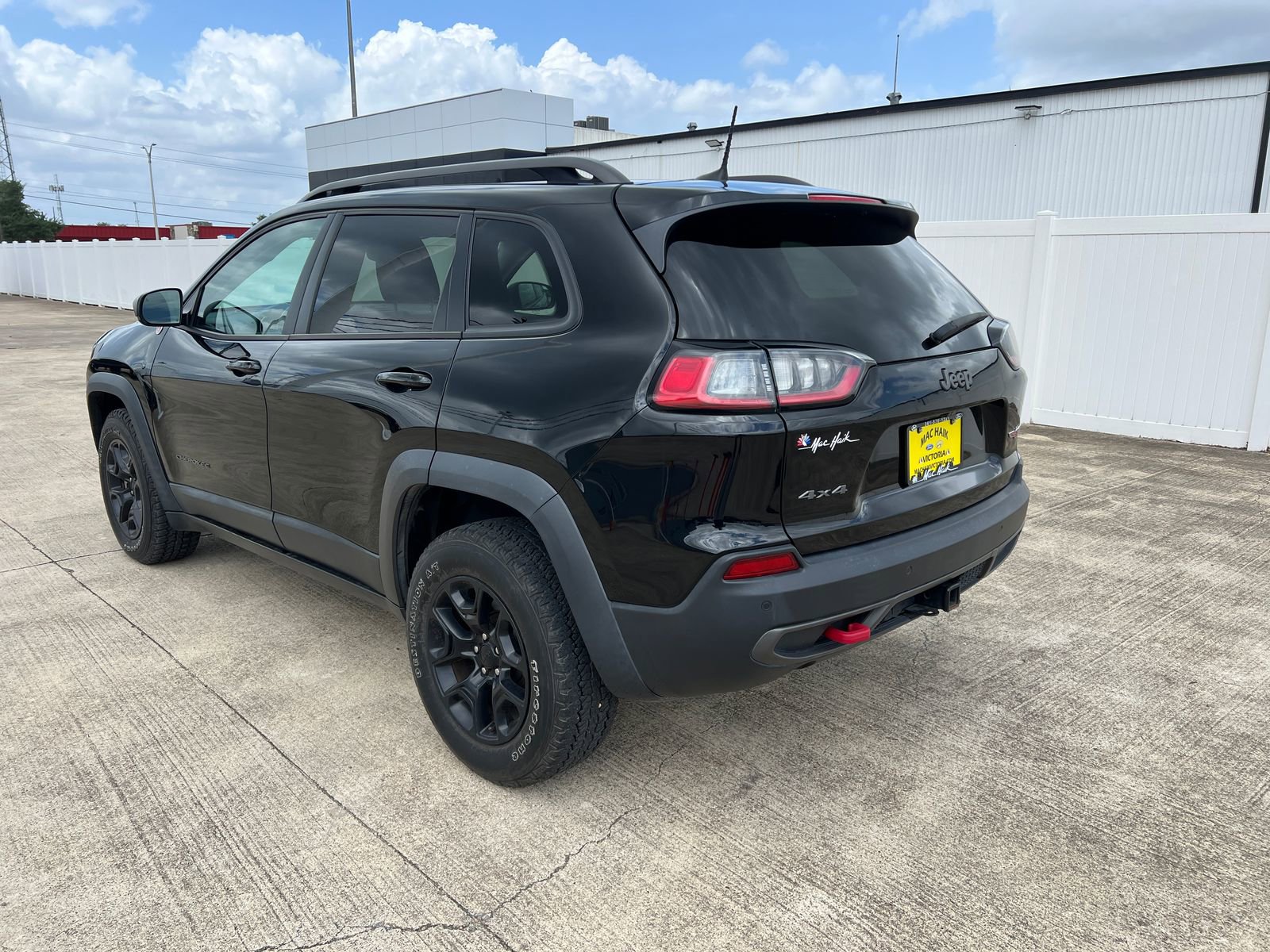 Used 2020 Jeep Cherokee Trailhawk w/ Comfort/Convenience Group AWD/4WD image 5