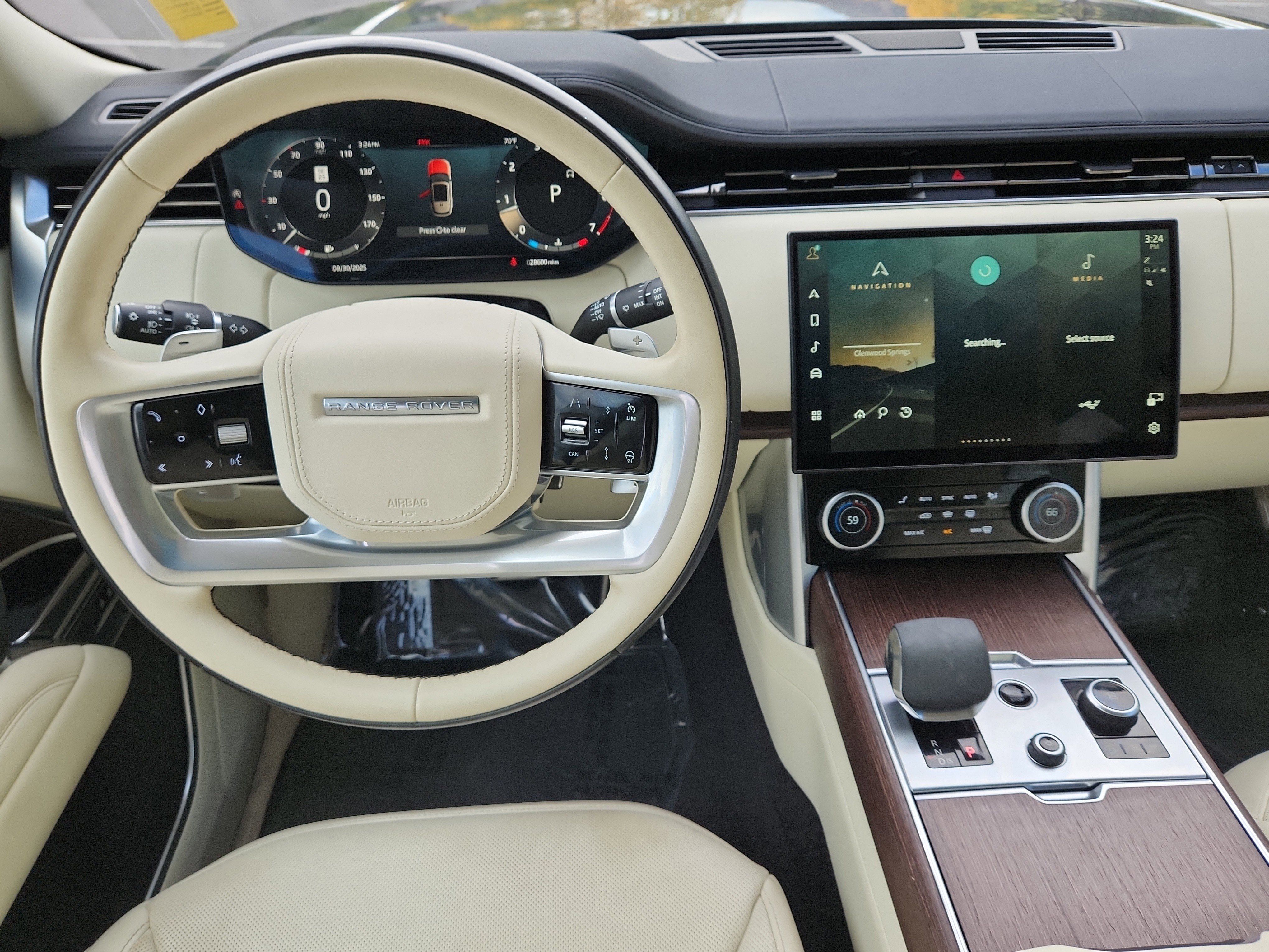 Certified 2023 Land Rover Range Rover SE image 13