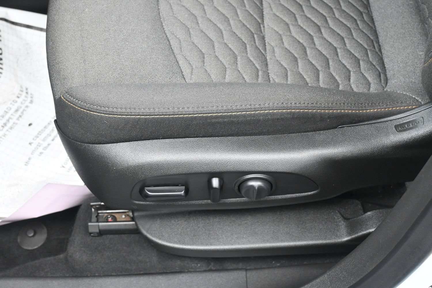 Used 2020 Chevrolet Equinox LT AWD/4WD image 16