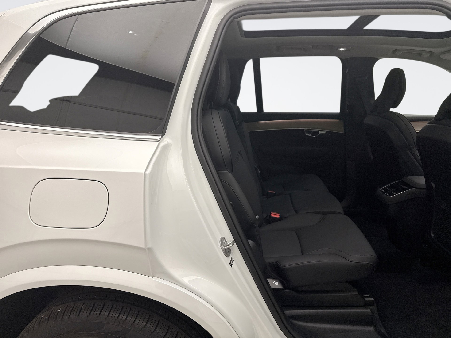 Used 2025 Volvo XC90 B6 Plus image 20