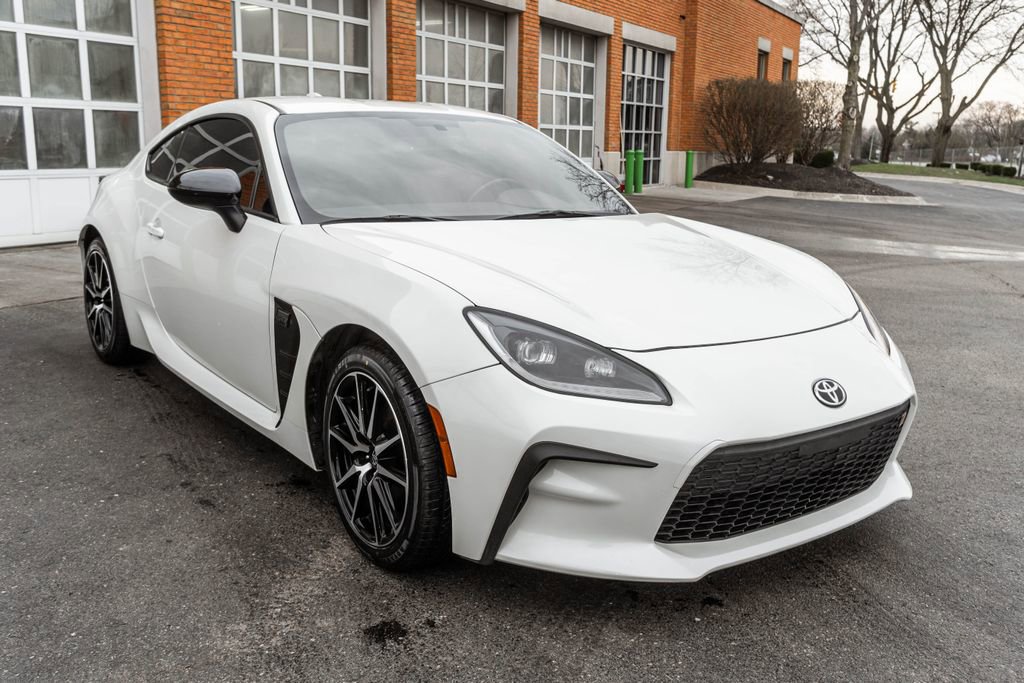 Used 2024 Toyota GR86 RWD image 6
