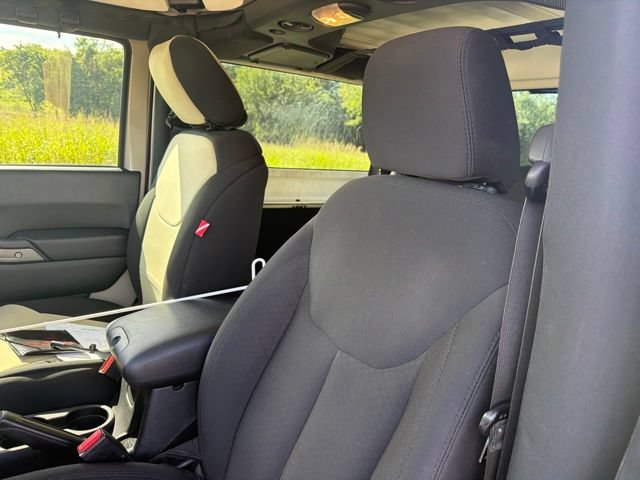 Used 2018 Jeep Wrangler Sport w/ Connectivity Group AWD/4WD image 10