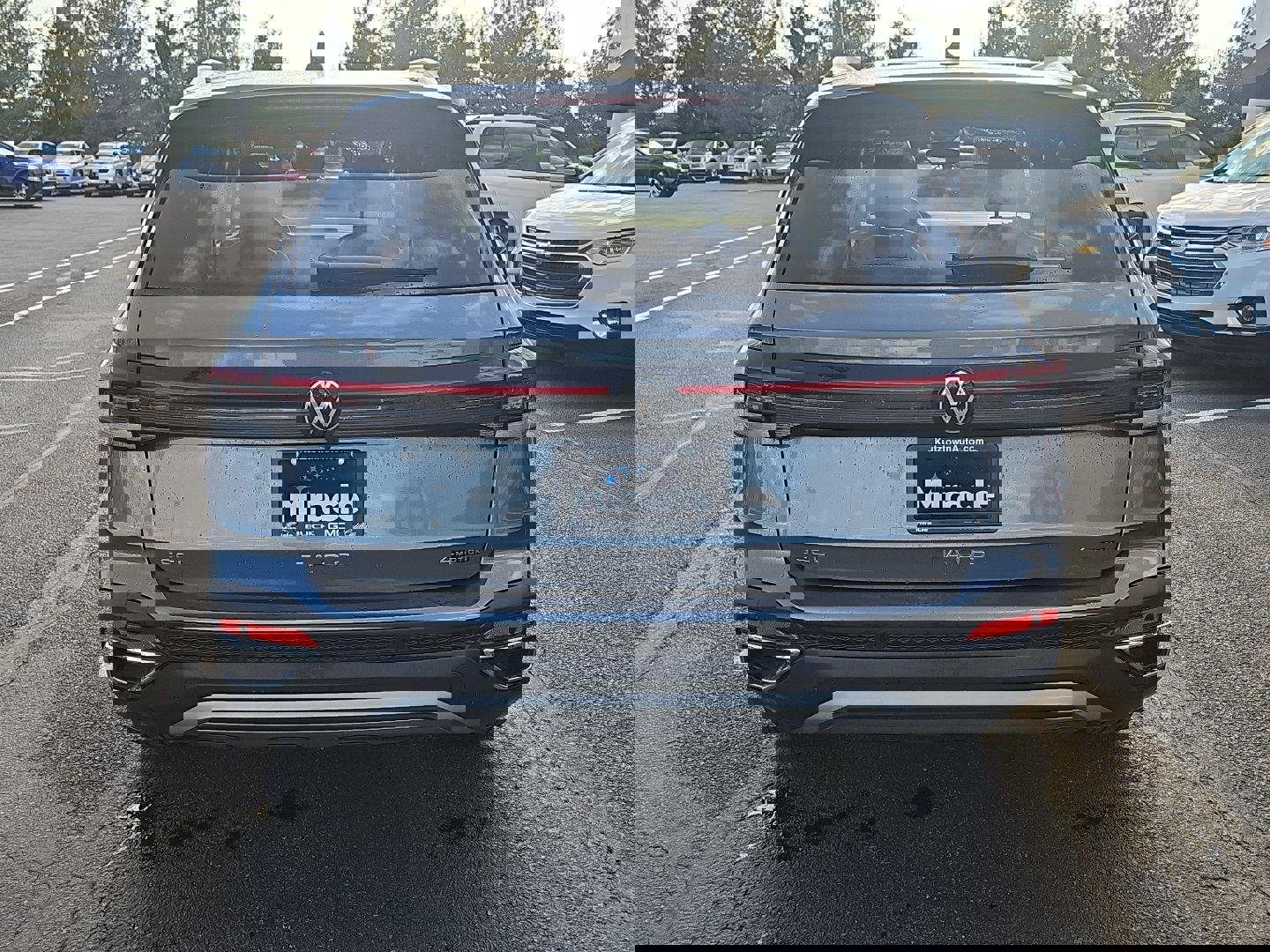 Used 2025 Volkswagen Taos SEL image 28