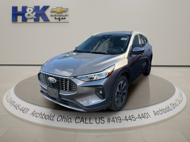 Used 2025 Ford Escape Platinum image 4