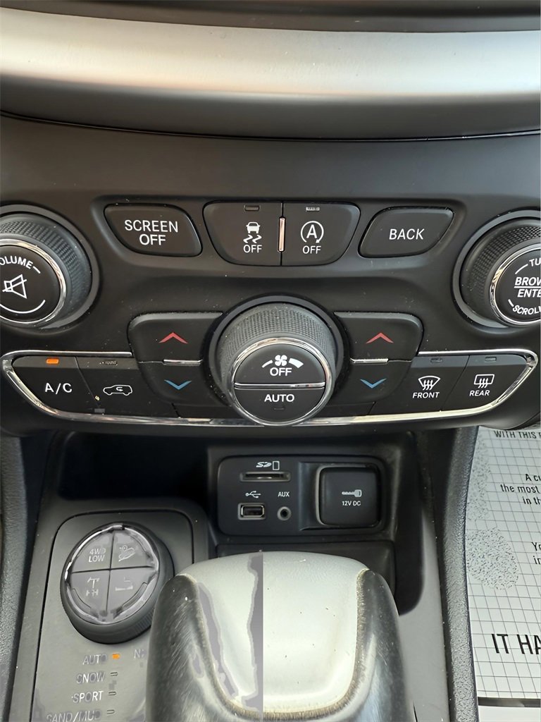 Used 2018 Jeep Cherokee Trailhawk w/ Comfort/Convenience Group image 34