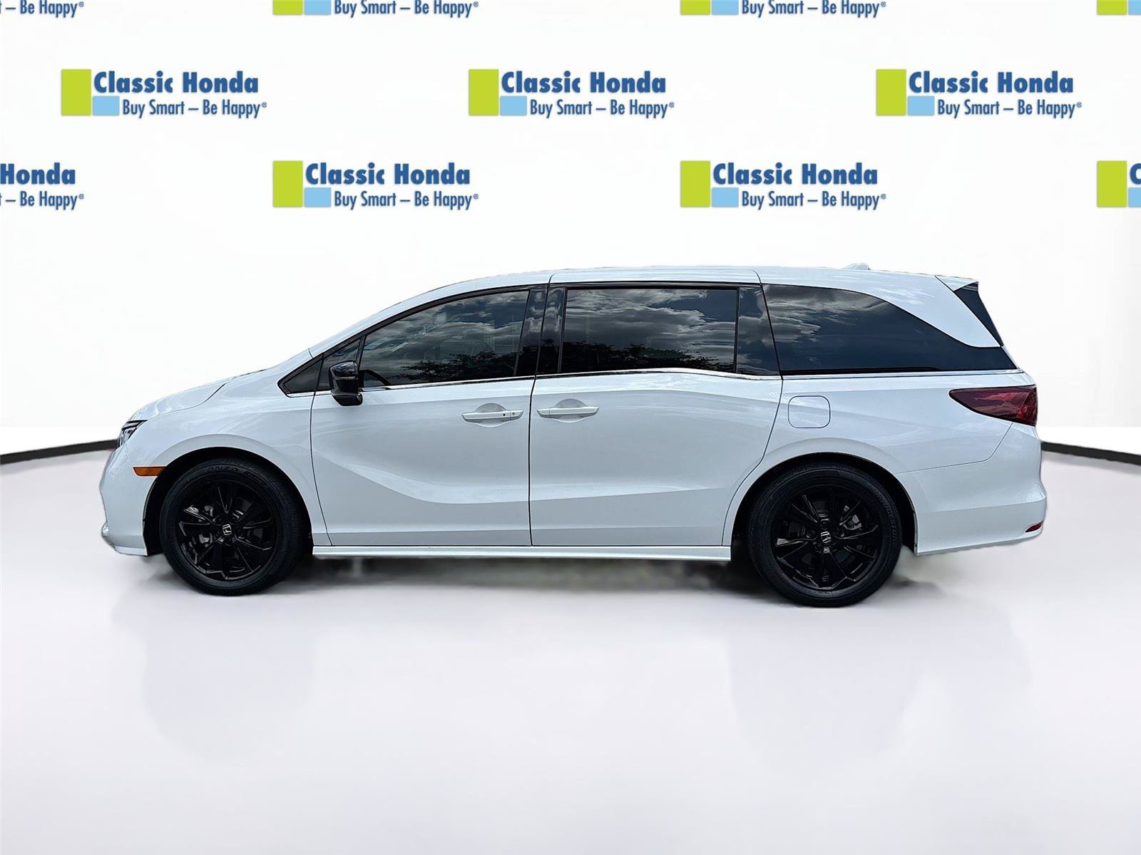 Used 2024 Honda Odyssey Sport image 4