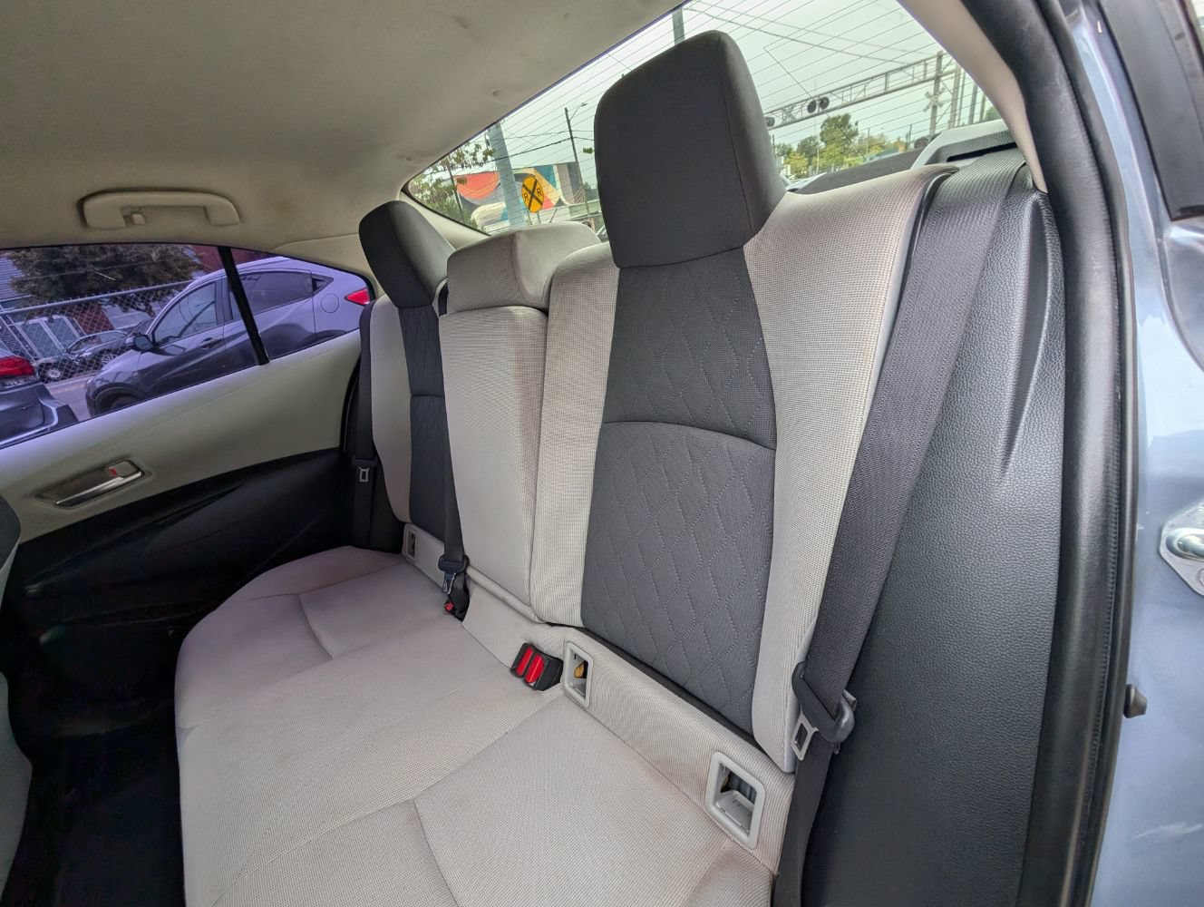 Used 2020 Toyota Corolla LE FWD image 18
