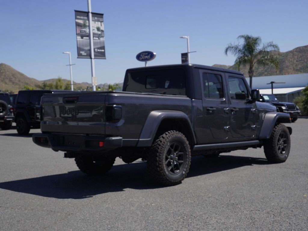Used 2024 Jeep Gladiator Sport image 4