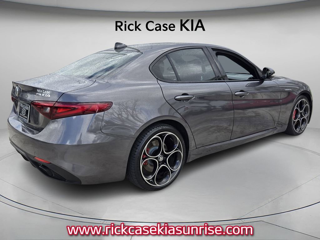 Used 2022 Alfa Romeo Giulia Veloce image 6