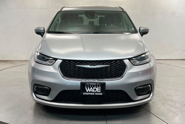 Used 2023 Chrysler Pacifica Touring-L FWD image 8