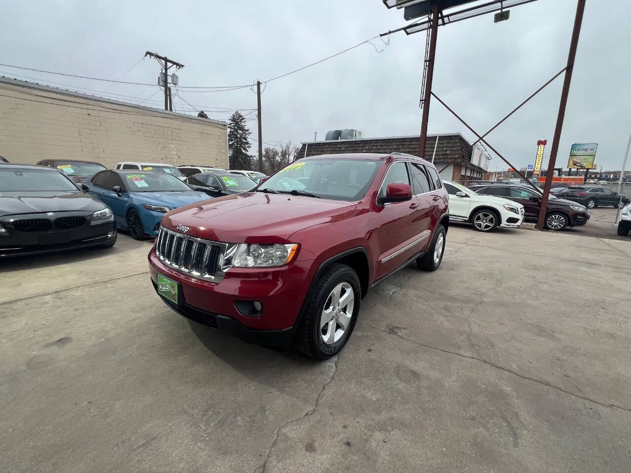 Used 2012 Jeep Grand Cherokee Laredo AWD/4WD image 3