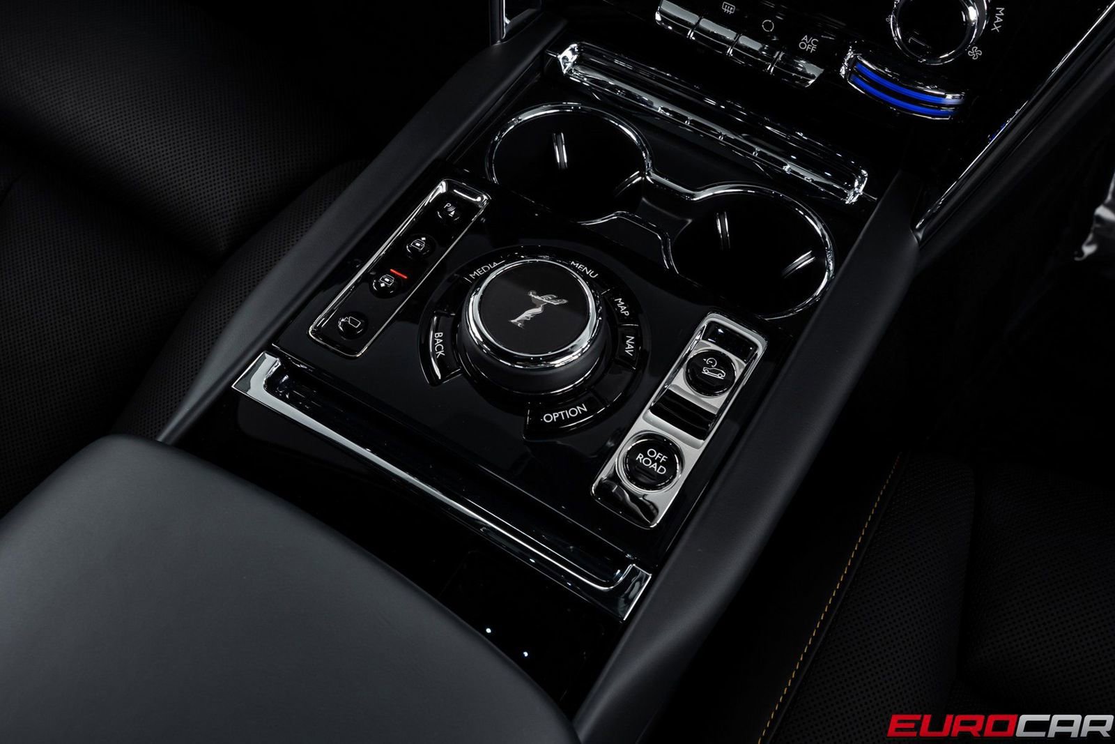 Used 2024 Rolls-Royce Cullinan image 32