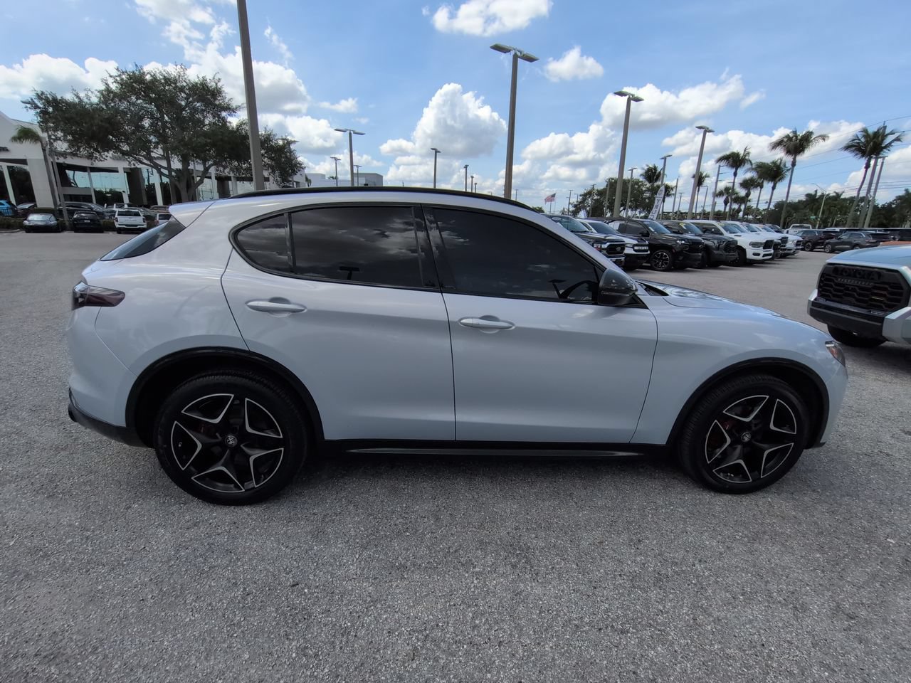Used 2020 Alfa Romeo Stelvio Ti Sport AWD/4WD image 4