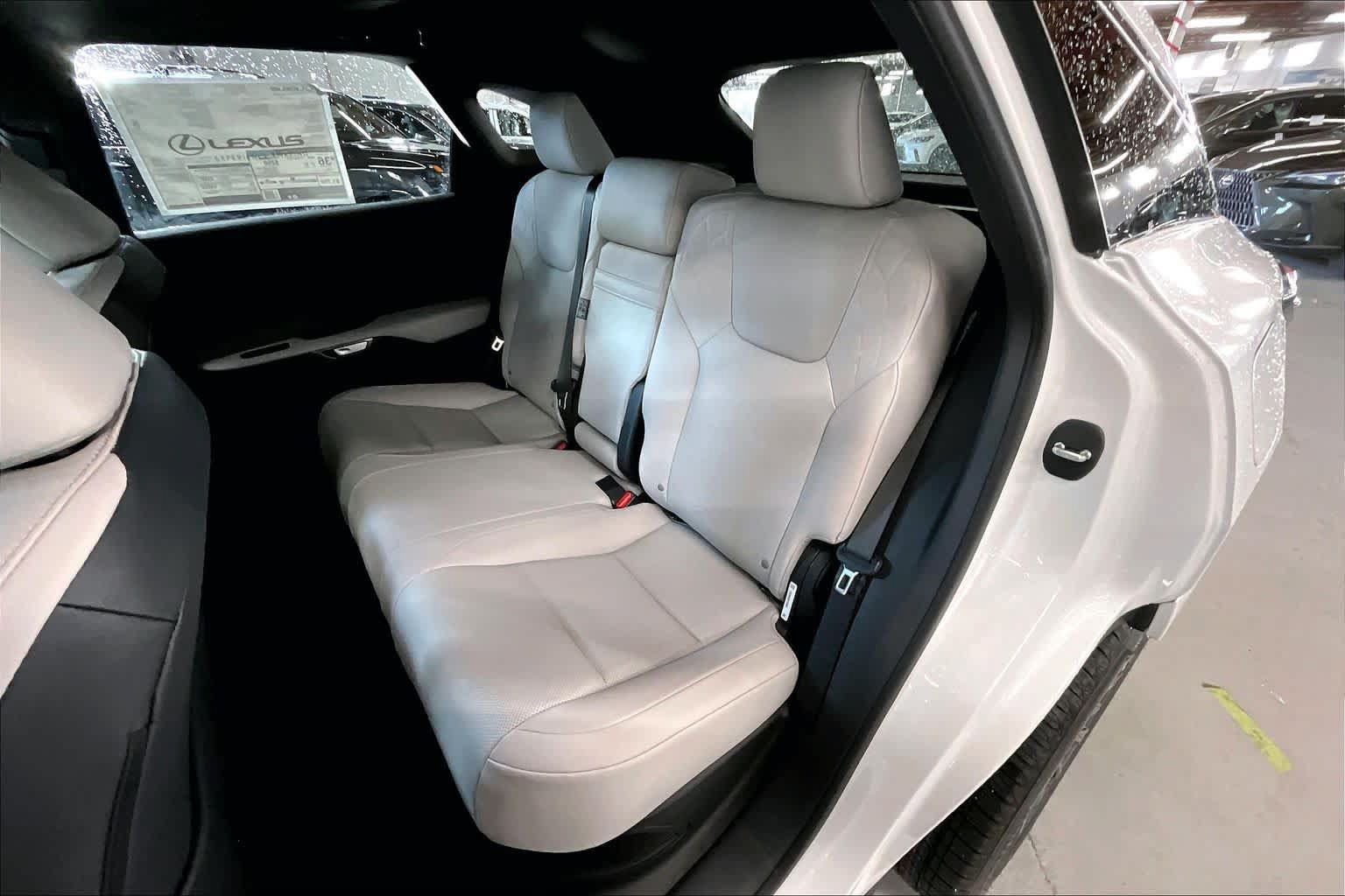 New 2026 Lexus RX 350h AWD/4WD image 10