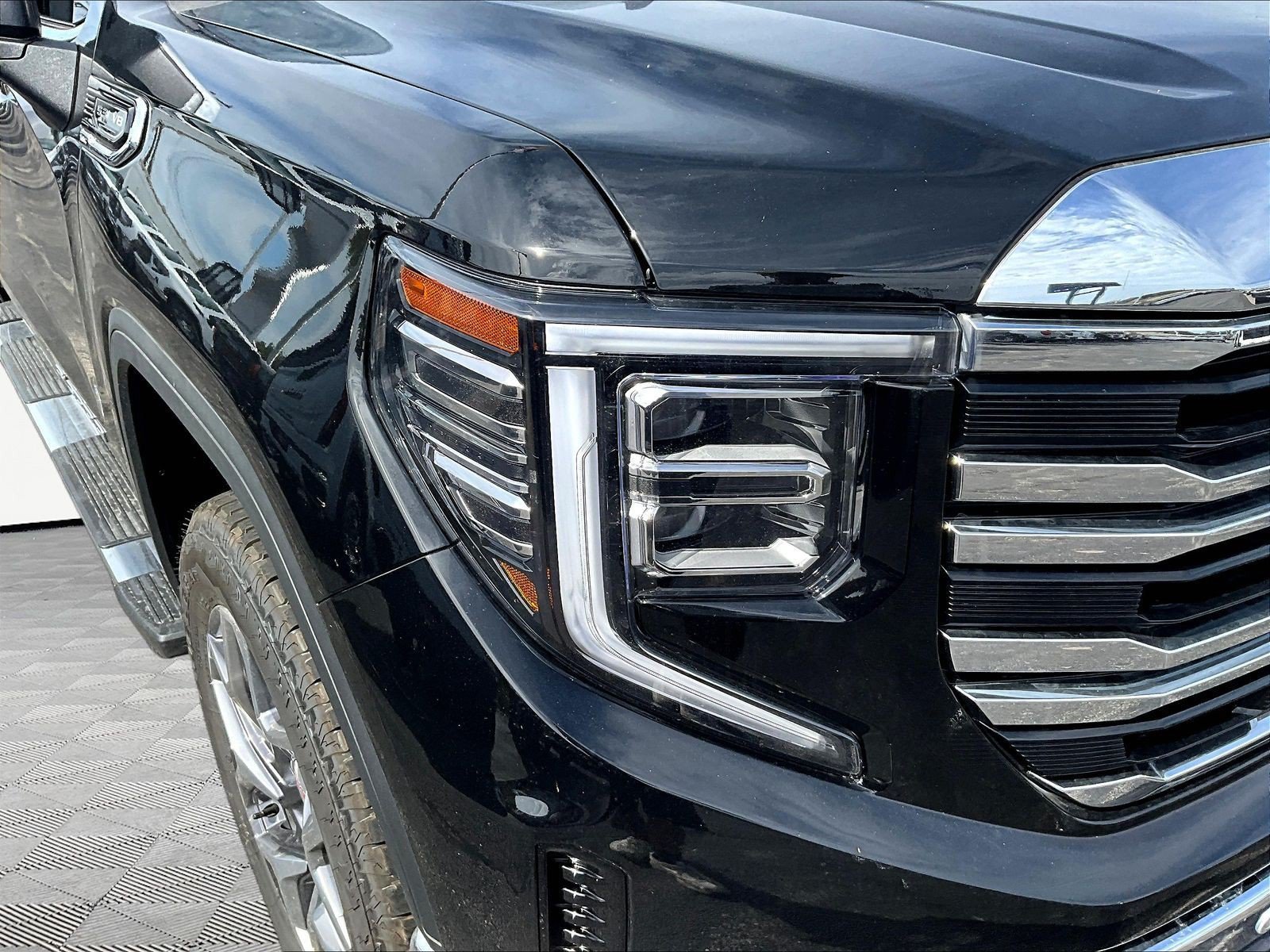 New 2026 GMC Sierra 1500 SLT w/ SLT Premium Plus Package AWD/4WD image 8