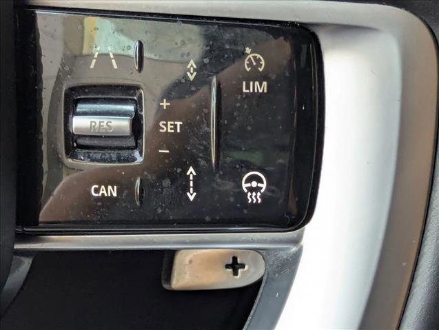 Used 2025 Land Rover Range Rover SE AWD/4WD image 11