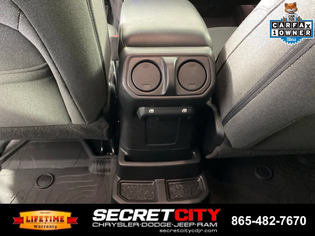 Used 2024 Jeep Wrangler Unlimited AWD/4WD image 27
