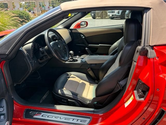 Used 2013 Chevrolet Corvette 427 w/ 1SC Preferred Equipment Group RWD image 19