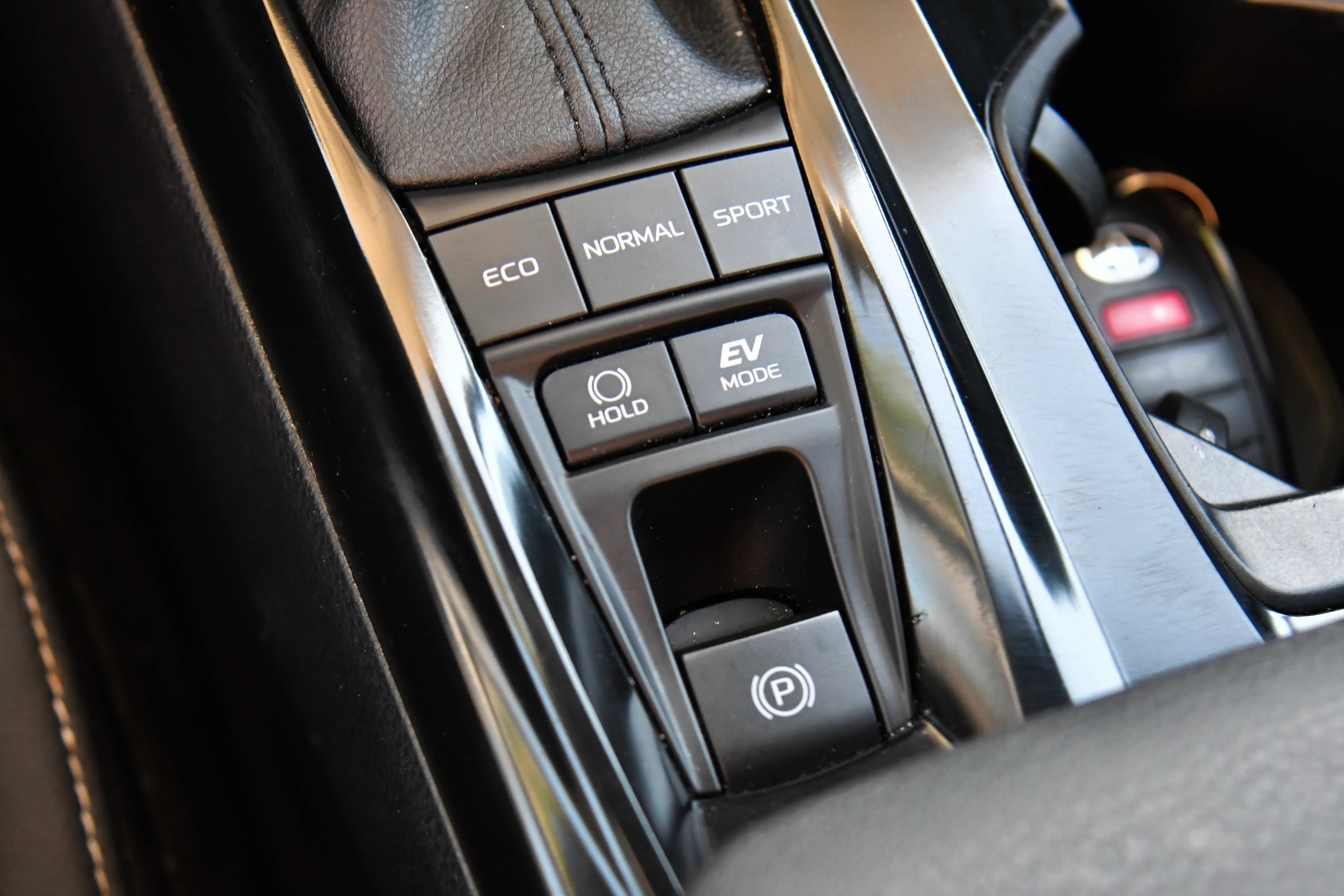 Used 2025 Toyota Camry SE FWD image 30
