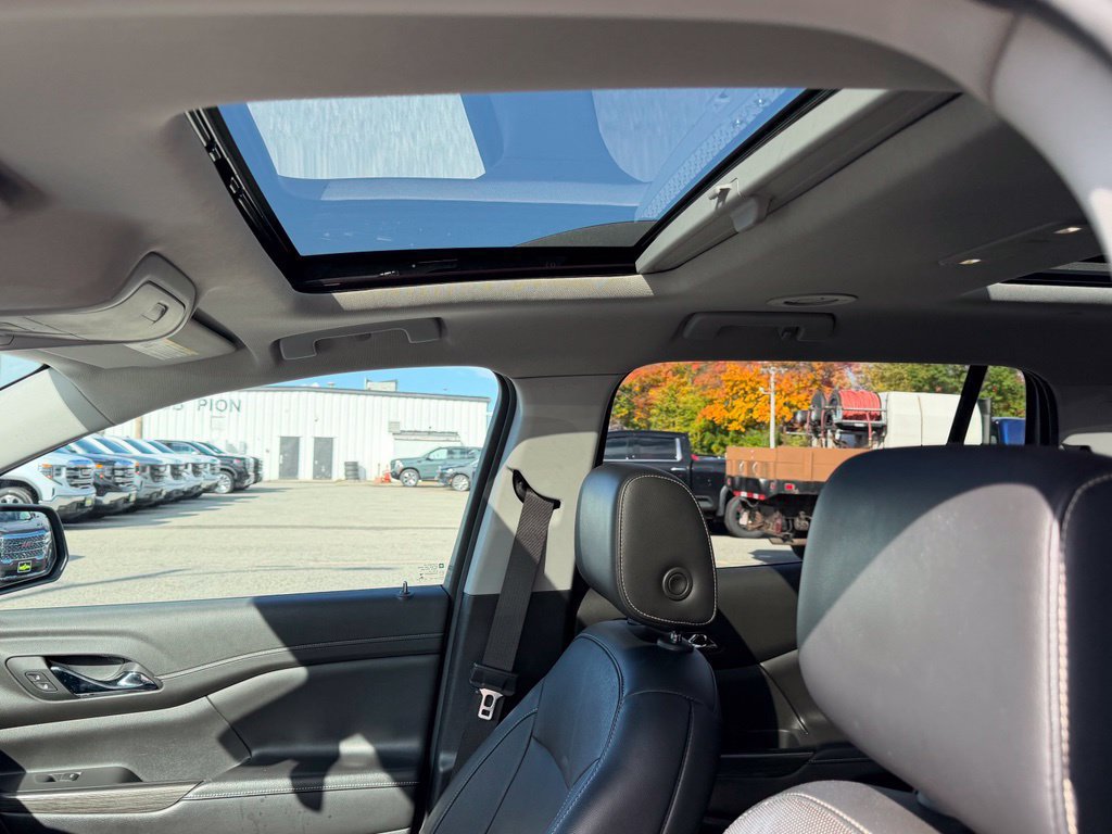 Used 2019 GMC Acadia SLT AWD/4WD image 17