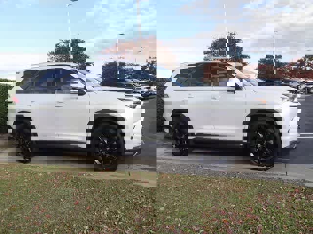 Used 2024 Toyota Grand Highlander Limited image 3