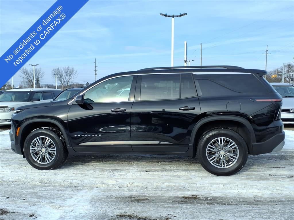 Used 2025 Chevrolet Traverse LT image 9